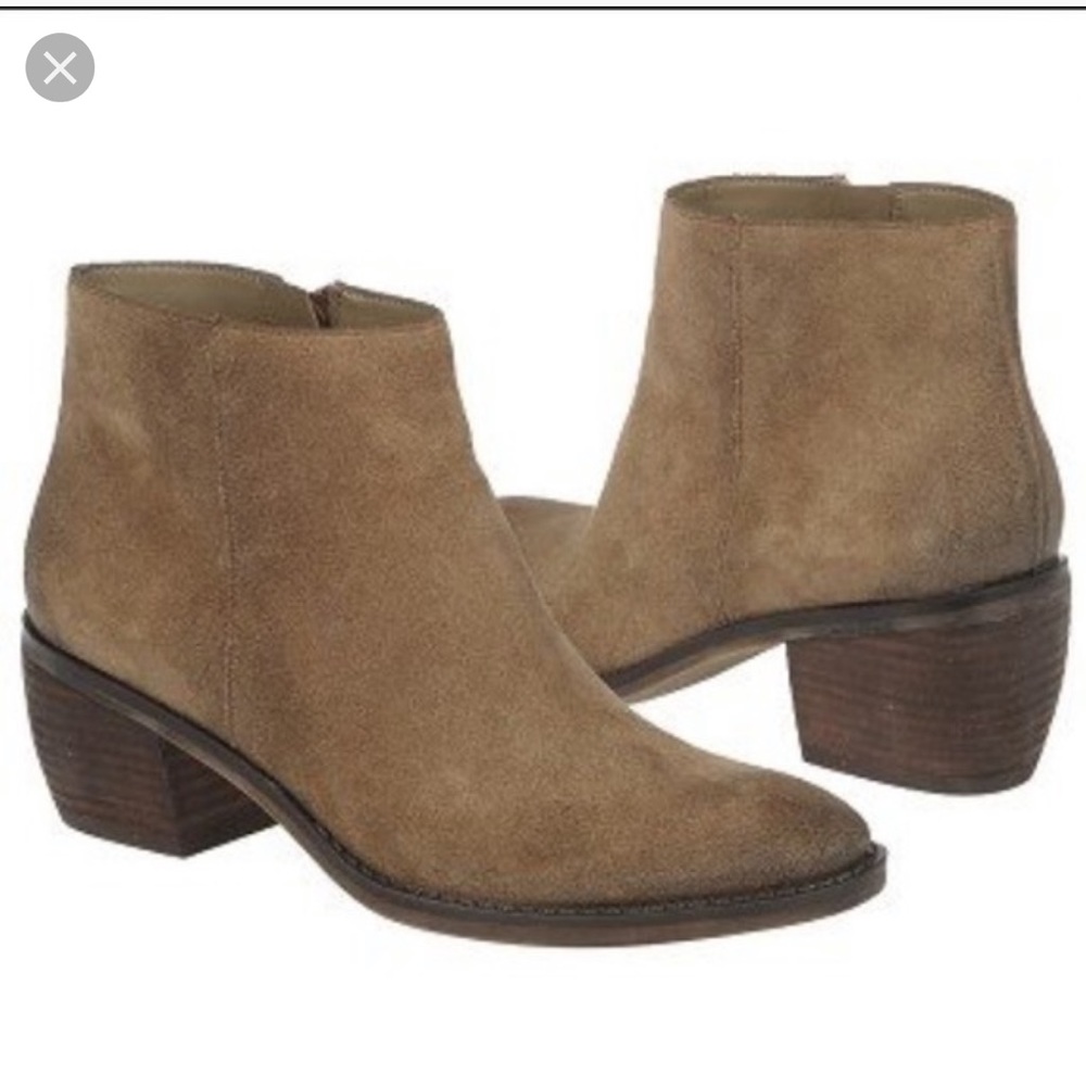 Naturalizer Tan Onset Boots 10